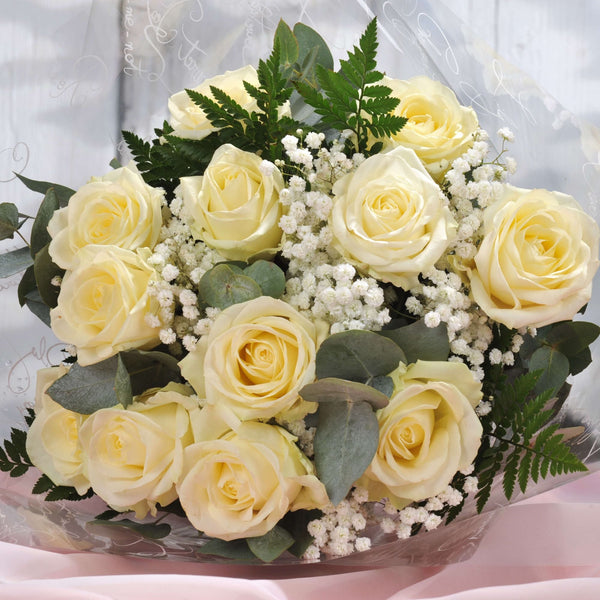 DOZEN OF WHITE ROSES